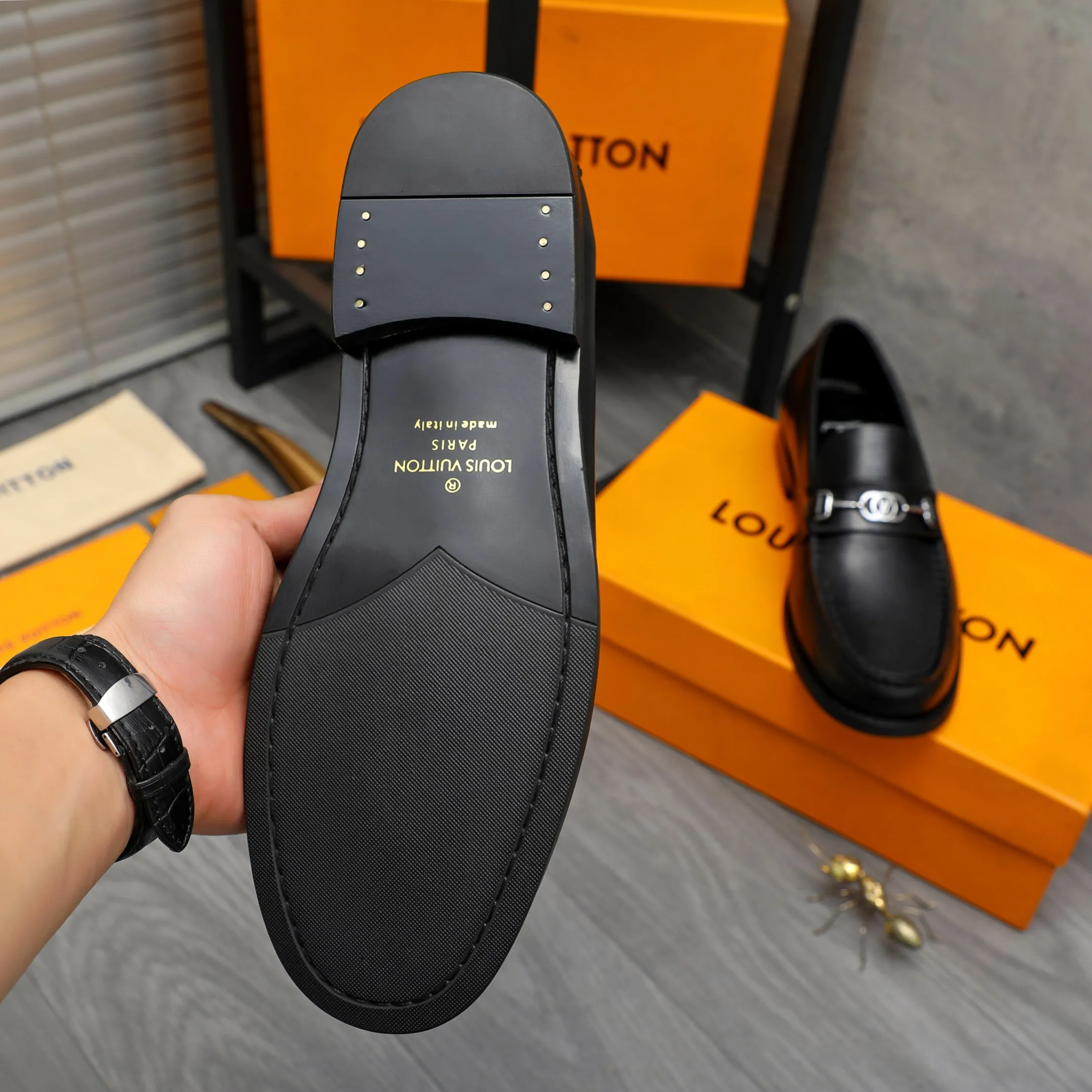 Men's shoes 💰p460 Product trademark: LV (Louis Vuitton) business slip-on leather shoes Regular size: 38-45 (45 is custom-made and non-returnable) Product materials: Selected high-quality cowhide upper, cowhide lining, original rubber outsole